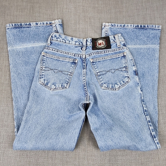 L.E.I 100% Cotton Light Wash Flare Jeans. - Picture 10 of 12